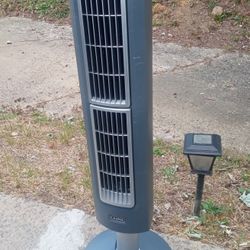 Lasko Oscillating Tower Fan Works Perfect 