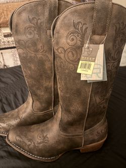 NEW Women’s Roper Boots