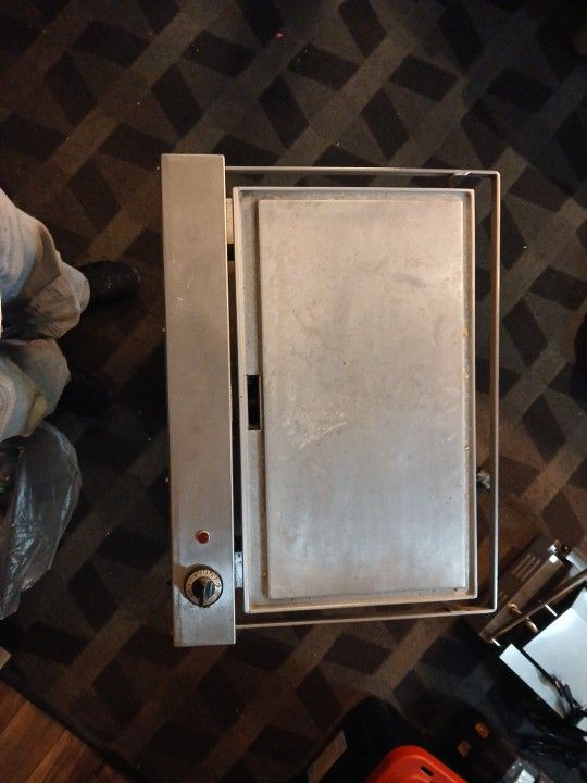 Flat Grill 2ft Long Fits Almost Anywhere