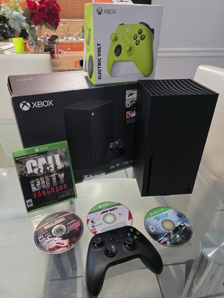 XBOX SERIES X CON 2 CONTROLES Y 4 JUEGOS