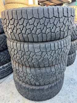 275/60r20 Falken tires en excelentes condiciones de vida las 4