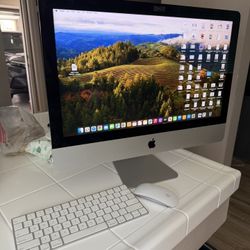 iMac W/ Keyboard & Mouse