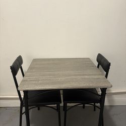 dining room table & chairs