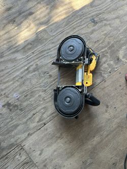 Delwalt Portable Band Chainsaw