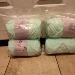 4 Skiens Chenille Chunky Yarn