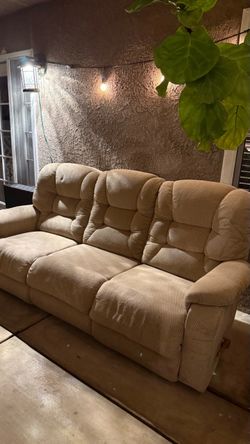 Lazy boy,  Sofá and love seat.  Light  beige color