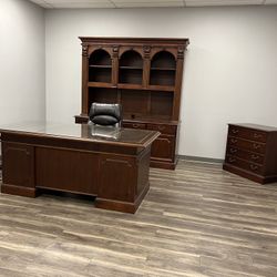 Beautiful Executive Desk/Credenza/File Cabinet/Chair Set