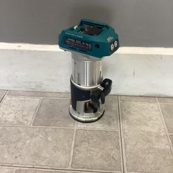 Makita XTR01 Cordless Compact Router (tool only) 