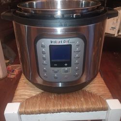 Insta Pot Slo Cooker/Steamer/Saute/Pressure Cooker 