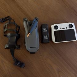 DJI - Mavic 3 Classic with DJI RC Build-in screen