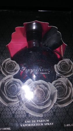 Women rose perfume
