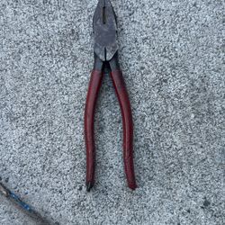 Pliers 