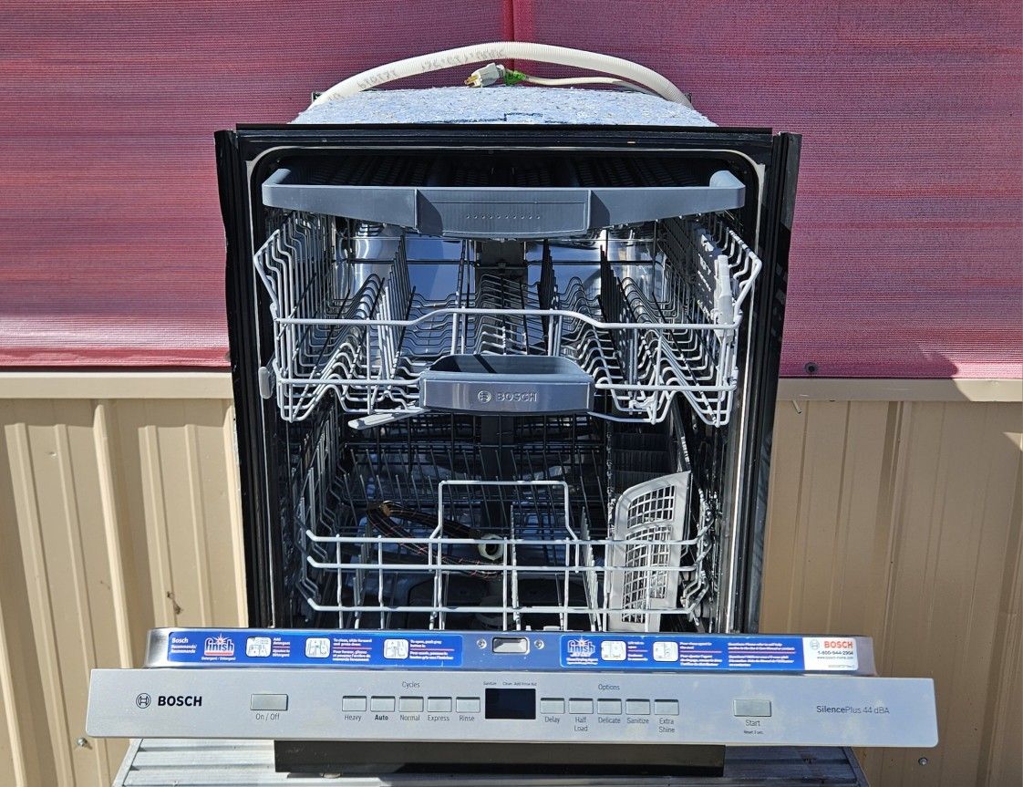 ๐๐บ๐ธโBoschโ๐บ๐ธ๐ 3-Rack Dishwasher in Mint Condition