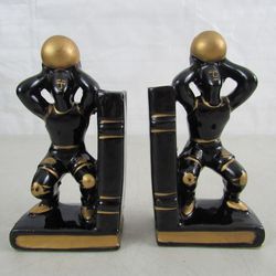 Vtg Ceramic Basketball Player Bookends With Pencil Holder. Circa 1950s


