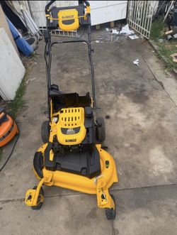 DEWALT lawnmower working good no bag
