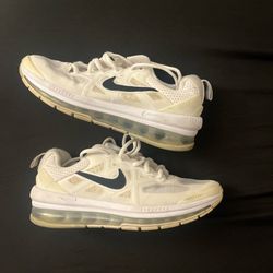 NIKE SHOES FOR WOMEN