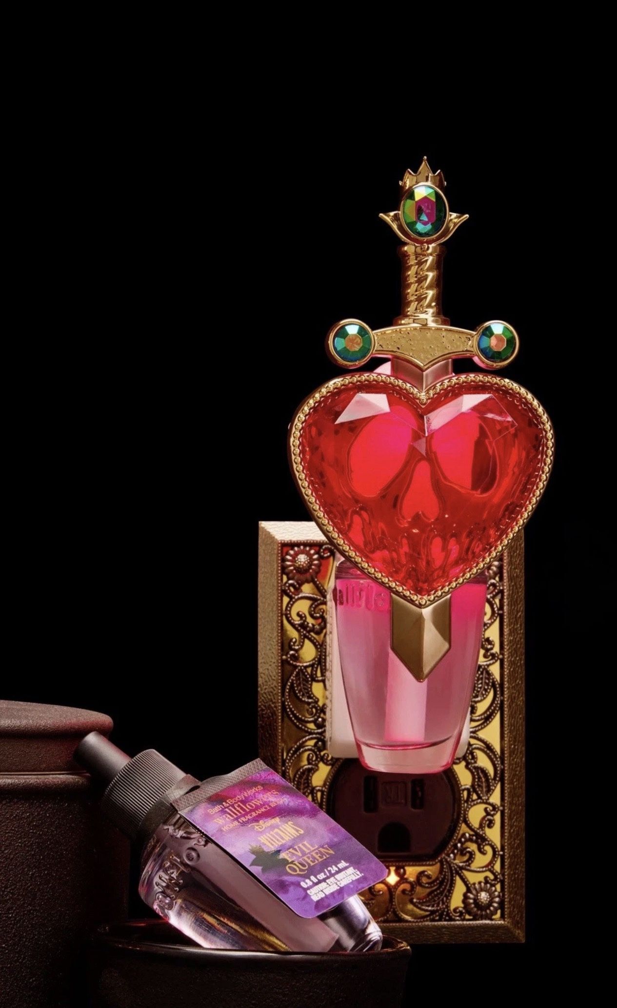 Bath & Body Works DISNEY Evil Queen Pierced Heart Wallflower plug free ship 🗡️