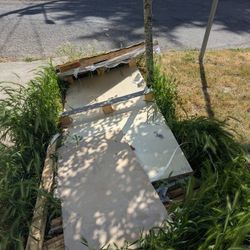 FREE Pallet, One Regular One Large