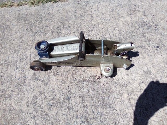 Delco Car Jack Grey 20.00