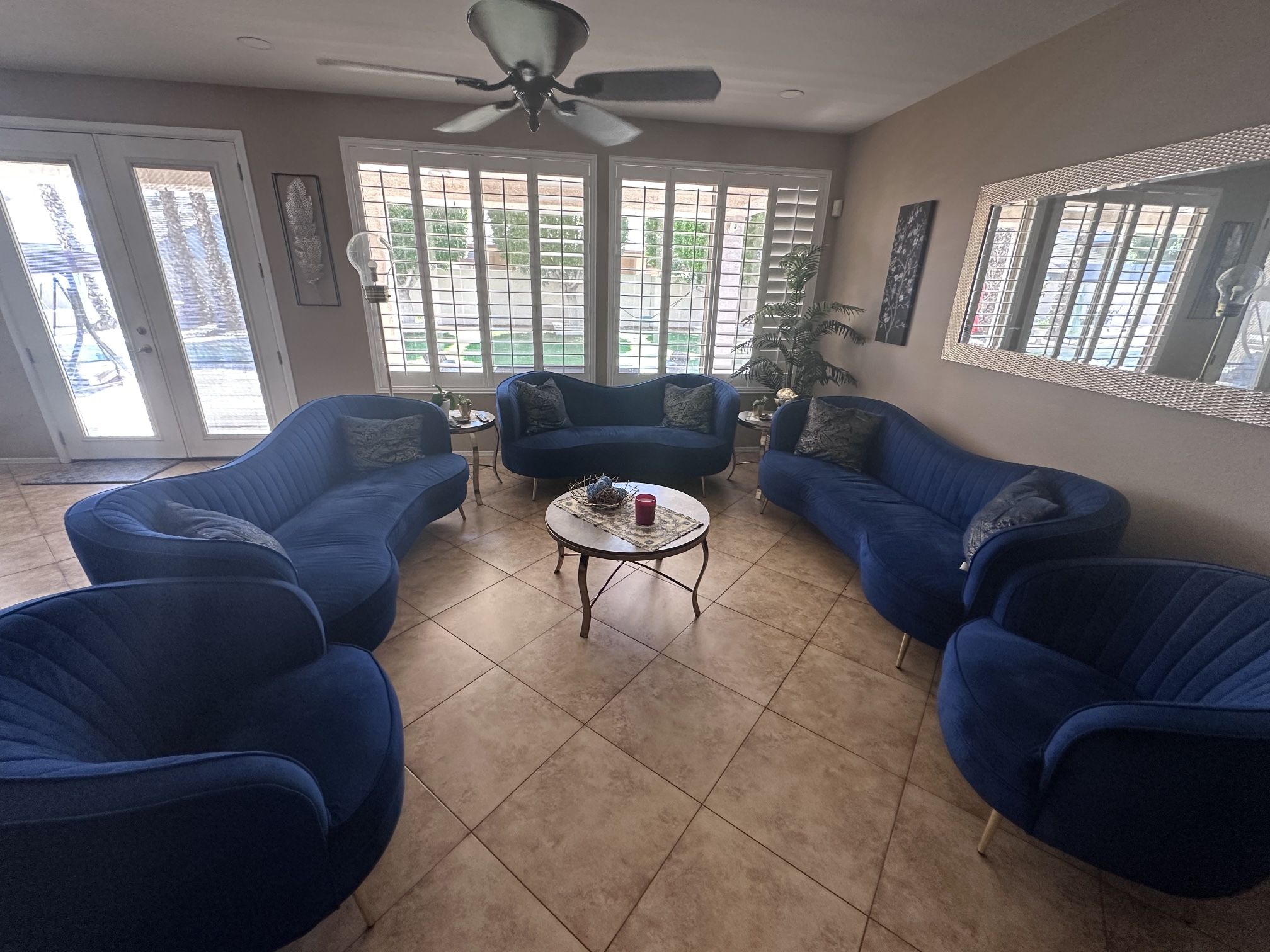 Couch set