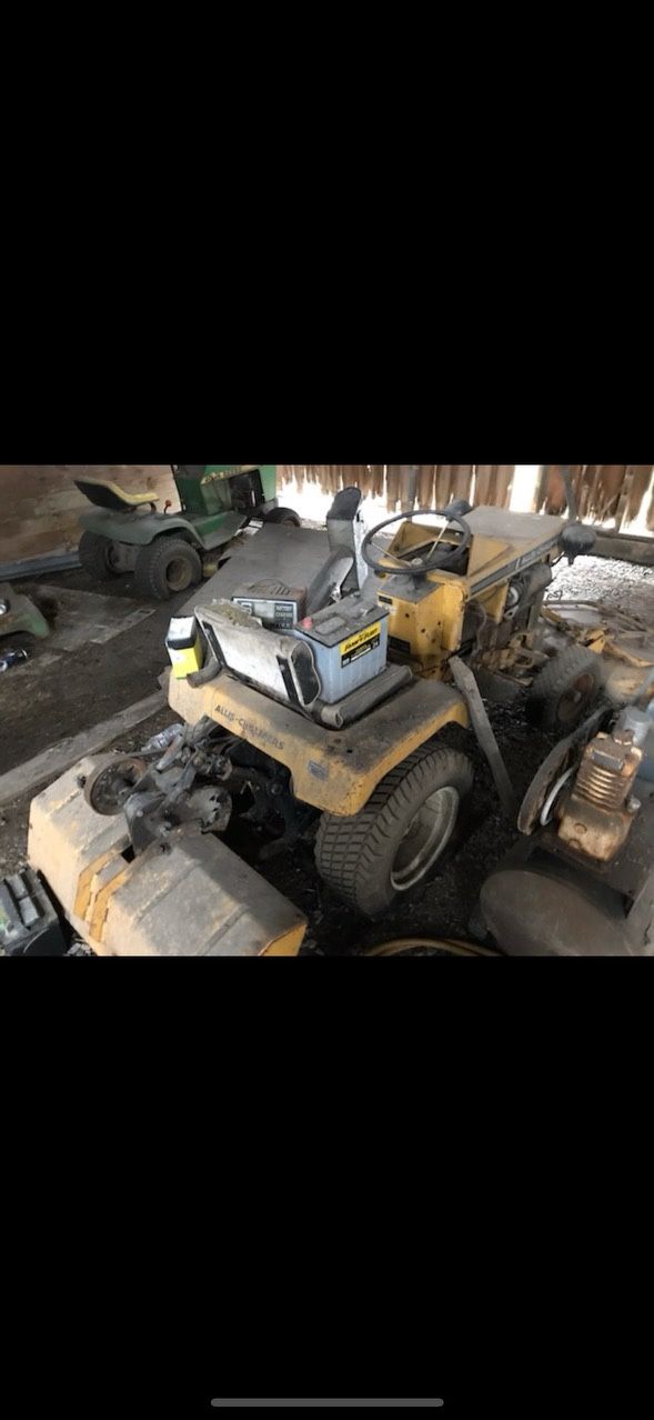 Garden Tractor Allis Chalmers B-110 