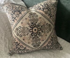 Brand New! Persian 16 by 16 Medallion Pattern Throw Pillow Cover