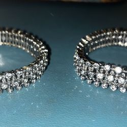 Pair of Rhinestone Stretch Bracelets – Elegant Crystal Look ✨