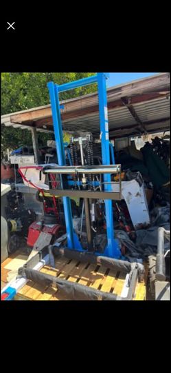 EOSLIft 63” 2200lb