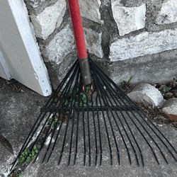 Steel Lawn Rake Fiberglass Handle