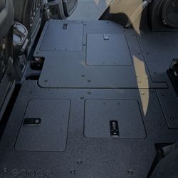 Goose Gear Jeep Wrangler JLU 4 Door - Second Row Seat Delete Plate System and cargo storage 