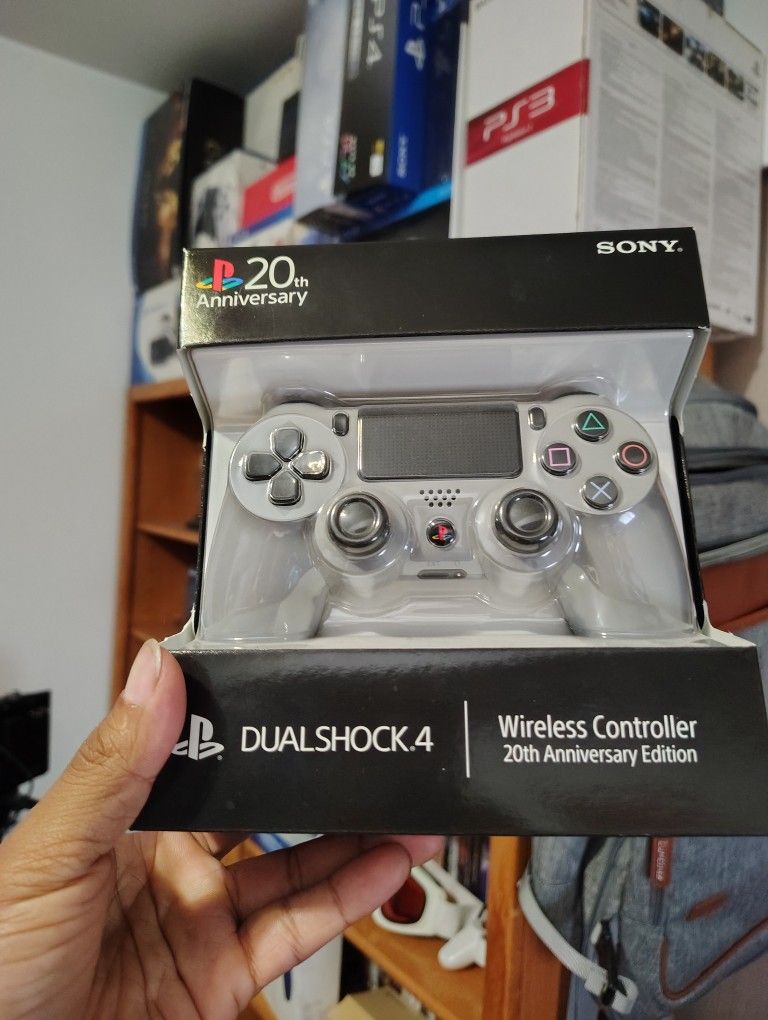 PlayStation 4 25th Anniversary Edition Controller