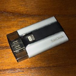 SanDisk iXpand Flash Drive for iPhone / iPad (64GB)