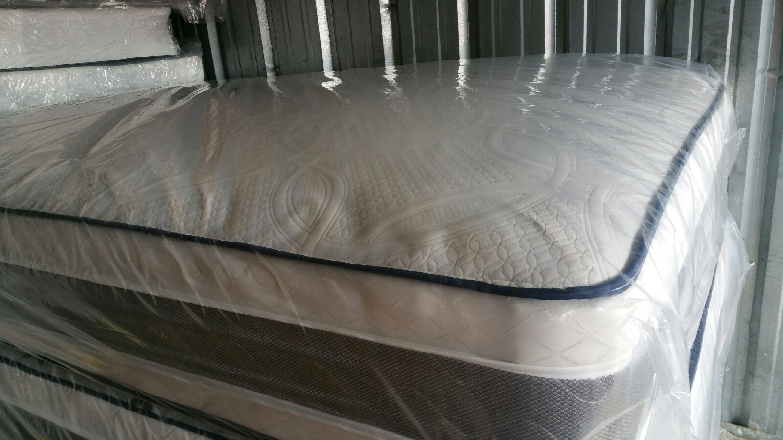 King Jumbo Mattress with Splits Box spring