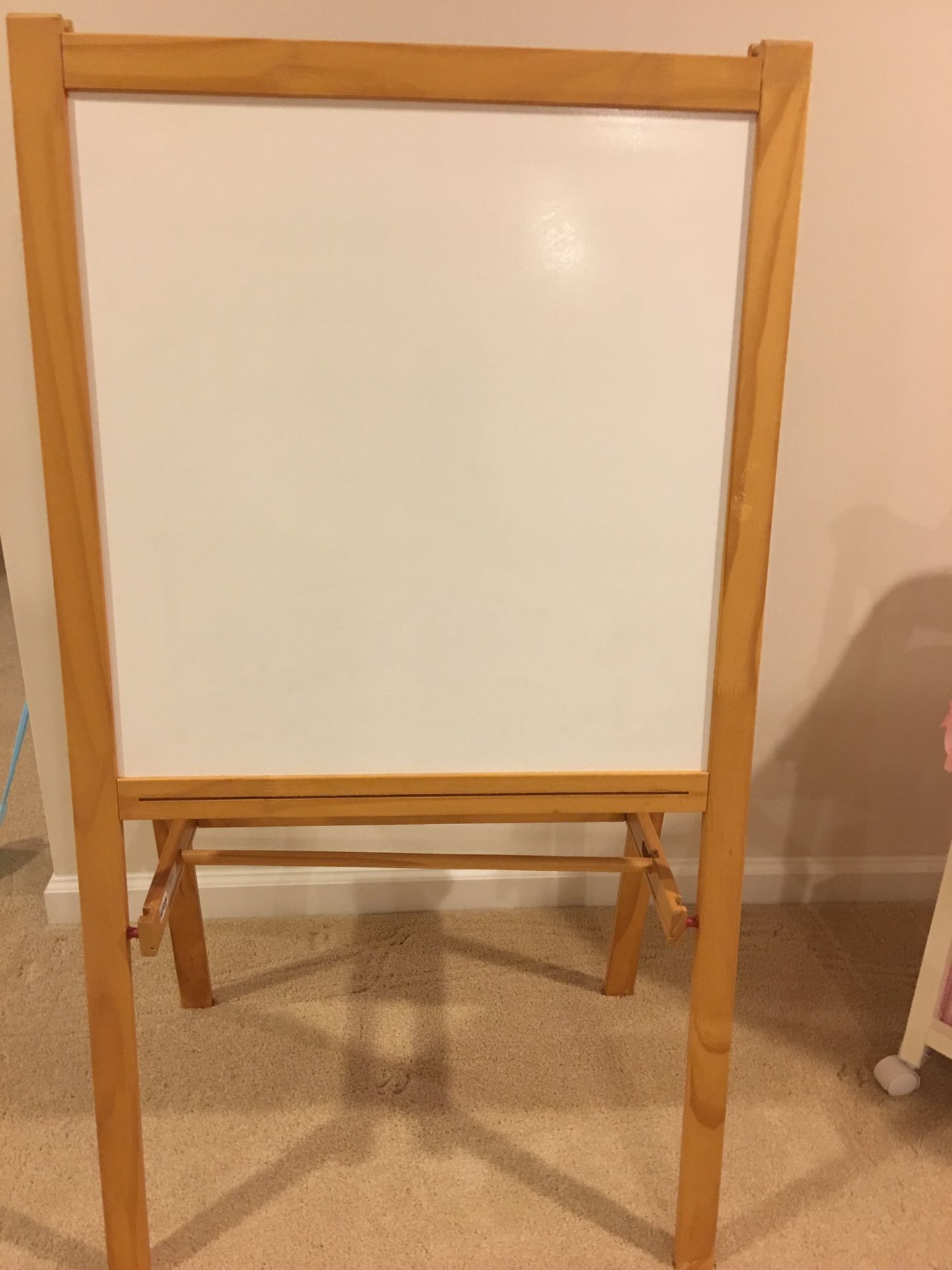 Whiteboard and chalkboard easel