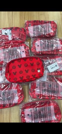 Lululemon fanny pack