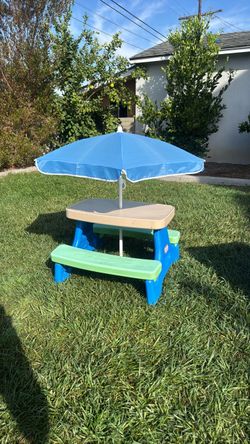 Little Tikes Kids Picnic Table with Umbrella