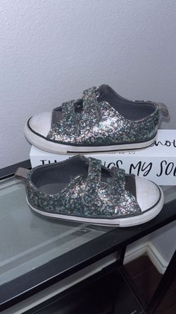 Girls tennis shoes