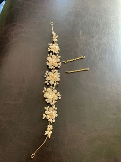 Pearl and diamond Hair Accessory