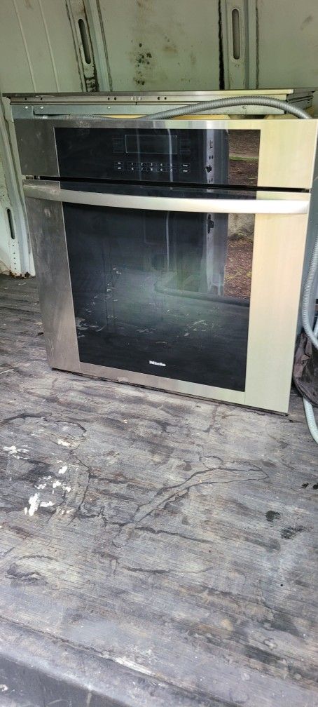 MIELE 30" Oven