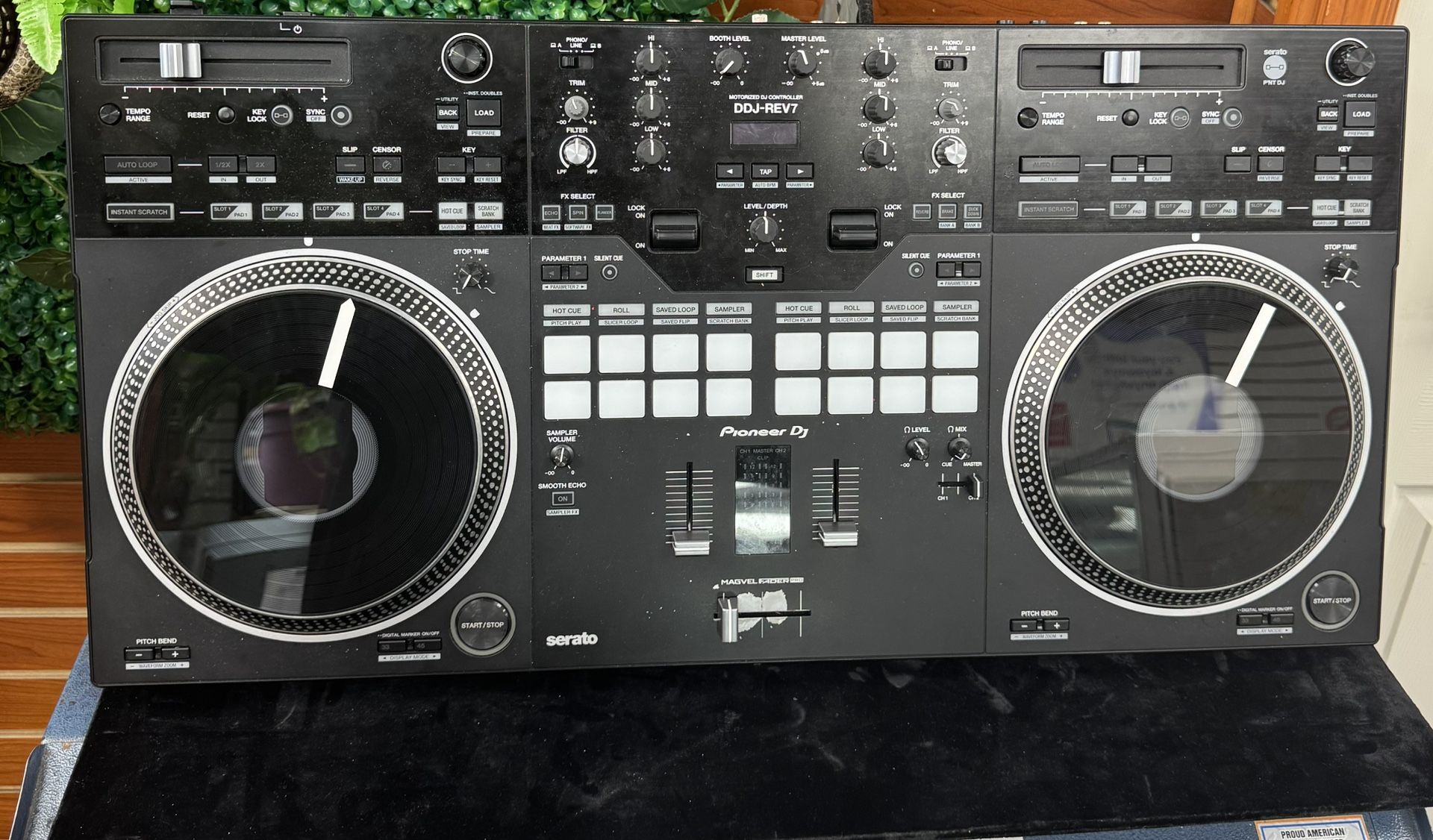 SERATO DDJ-REV7