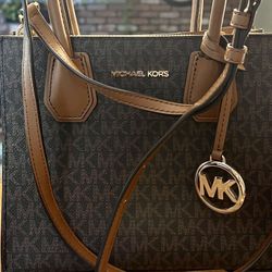 Michael Kors Accordion Crossbody bag