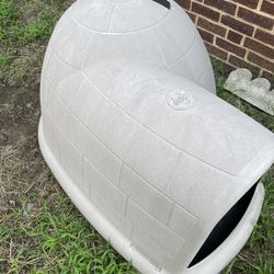 Igloo Doghouse 