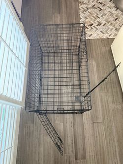 36” Folding Wire Dog Crate 2-Door w/ Divider – Good Condition