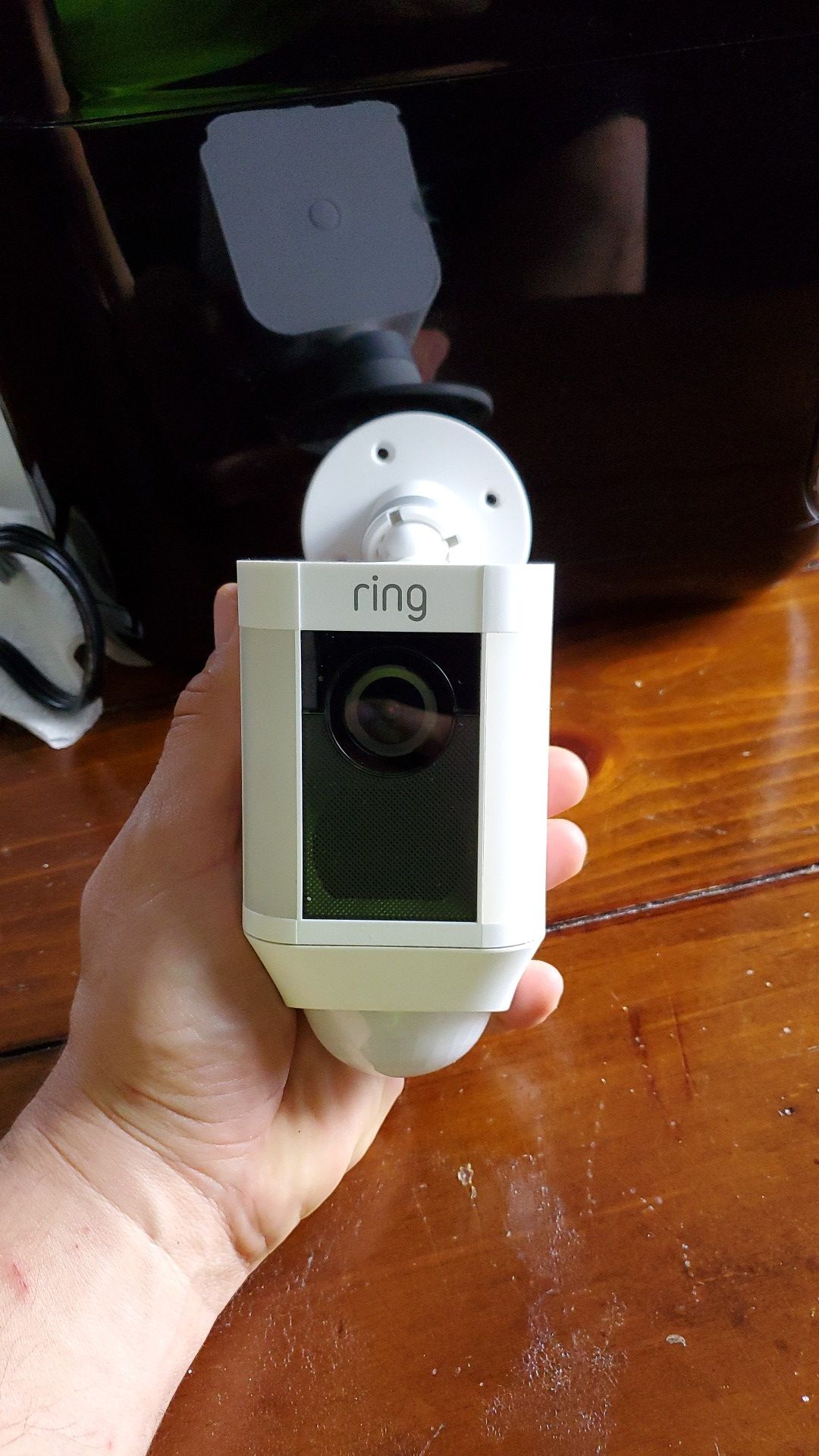 Ring Wireless Security Cam w/spotlight, alarm & 2 way talk + 2 Battery Packs