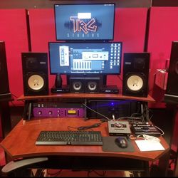 Studio Trends 46” Desk With 4U Rack