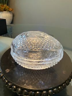 AVON vintage Fostoria crystal egg trinket box