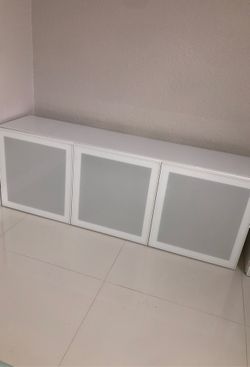 Entertainment Unit with Three Cabinets