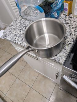 Real Stainless Steel 2qt Pot Only Used Once To Heat Up Water $30