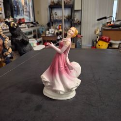 Avon Images Of Hollywood, Ginger Rogers As Dinah Barkley In "The Barkleys Of Broadway" Vintage 1984, Fine Porcelain 6" Tall
