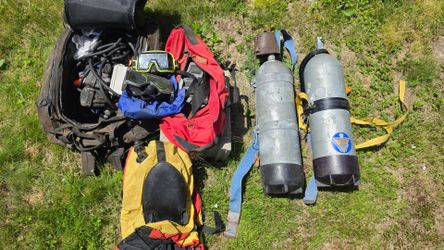 Scuba diving gear
